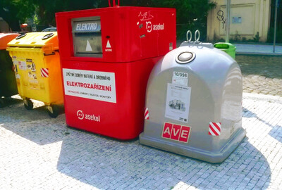 Praha 10: Více sběrových nádob na kovy a elektroodpady